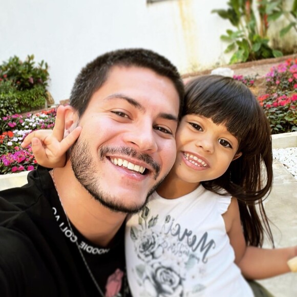 Arthur Aguiar é pai de Sophia, de 3 anos, fruto da relação com Maíra Cardi