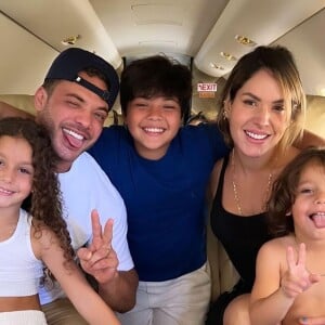 Wesley Safadão é casado com Thyane Dantas, com quem tem Ysis, de 8 anos, e Dom, de 3. O cantor ainda é pai de Yhudy, de 11, da relação com Mileide Mihaile