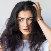 O que fazer se seu cabelo está caindo? Expert responde e dá dicas para manter fios saudáveis