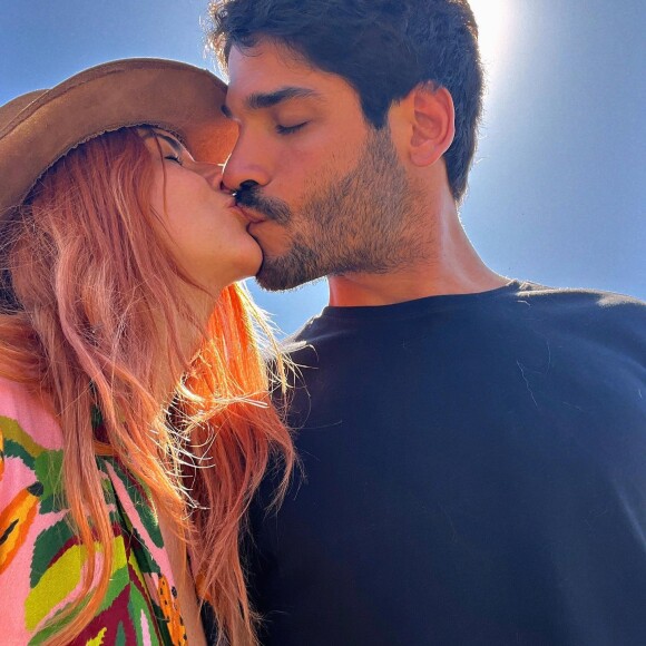 Noiva de Victor Sampaio, Fernanda Paes Leme disse não ter tempo para organizar casamento