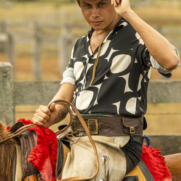 Silvero Pereira interpreta Zaquieu no remake da novela 'Pantanal'