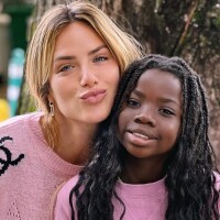 Giovanna Ewbank muda visual após pedido da filha, Títi, e brinca com resultado: 'Vou acostumar'