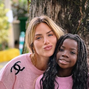 Giovanna Ewbank compartilhou antes e depois ao lado de Títi