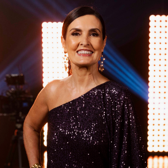 Nova apresentadora do The Voice Brasil, Fátima Bernardes compartilha foto ao lado dos familiares