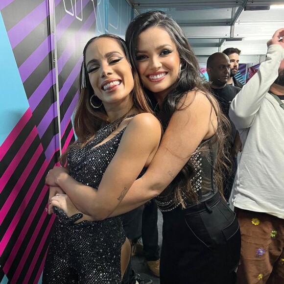 Em apresentação de Anitta, Juliette reencontra Sarah Andrade
