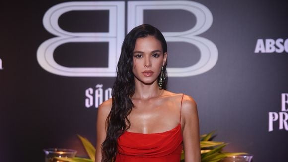 Os looks arrasadores de Marina Ruy Barbosa, Bruna Marquezine e mais famosas no Baile do BB em 30 fotos!