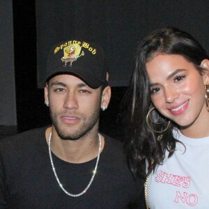 Neymar é conhecido por escolher moças parecidas com Bruna Marquezine