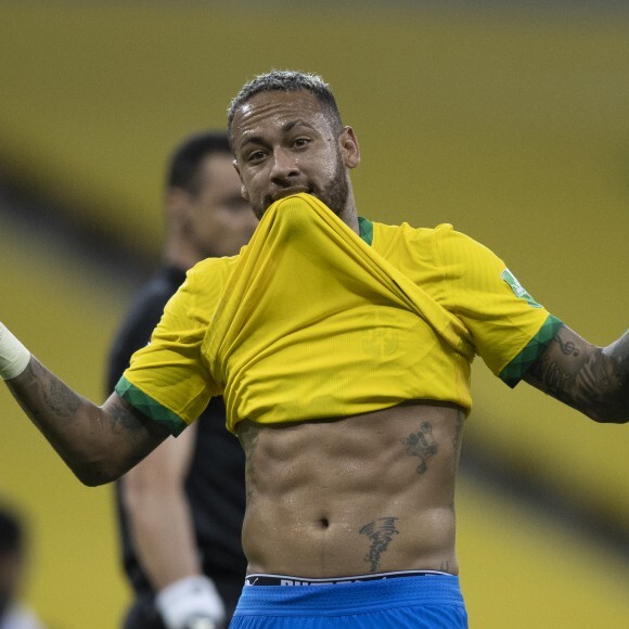 Neymar é citado em foto de Jakelyne Oliveira e web pede ajuda por Copa do Mundo