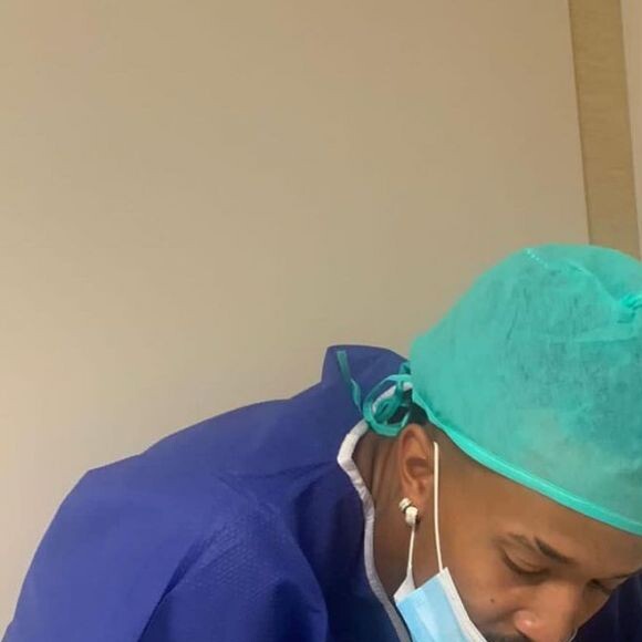 Karoline Lima disse que Éder Militão a convenceu de ter a filha