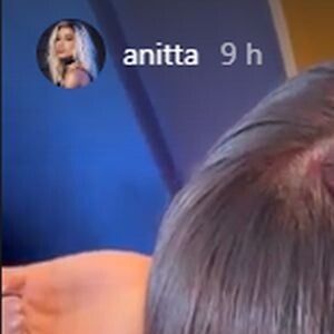 Recentemente, Anitta também viralizou ao beber demais e cortar o cabelo na festa