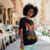 Look para o Rock in Rio: influenciadoras listam 5 roupas e acessórios para incluir já no seu outfit