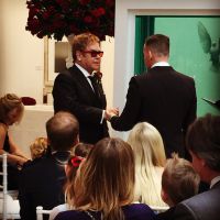 Elton John se casa com David Furnish na Inglaterra. Veja fotos da cerimônia!