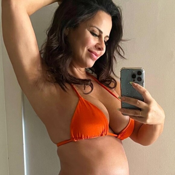 "Vem Joaquim!!!! Q os papais já estão treinadinhos! Não é Roberta Paz?", escreveu Viviane Araújo