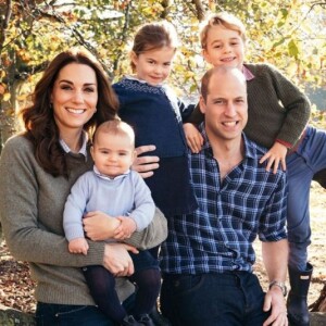 Kate Middleton e William agora são os primeiros na linha do trono