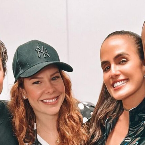 Fernanda Souza surgiu com a namorada, Eduarda Porto, e o casal Carol Peixinho e Thiaguinho, seu ex-marido