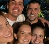 Fernanda Souza e a namorada, Eduarda Porto, ao lado do casal Raoni Carneiro e Fernanda Rodrigues, e Bruno de Luca