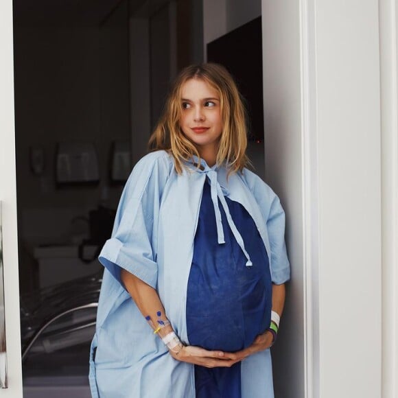 "Obrigada! Os ente-netos tão mandando um beijão pra vódrasta", afirmou Isabella Scherer