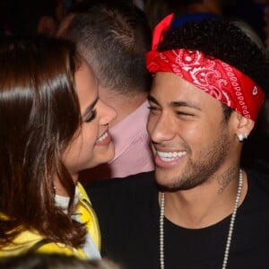 Bruna Marquezine e Neymar Jr. iniciaram o relacionamento oficialmente em 2013