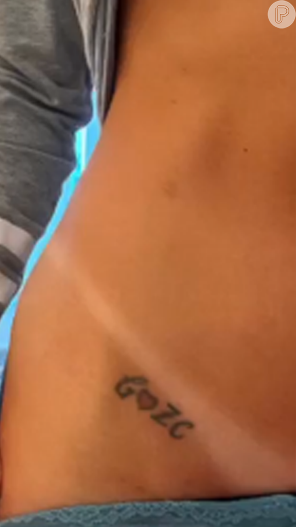 Tatuagem íntima de Graciele Lacerda para Zezé Di Camargo traz o nome do cantor com um coração