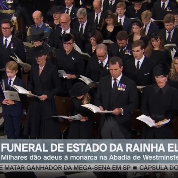 Príncipe George e Princesa Charlotte se tornaram os membros mais novos a participar de um funeral