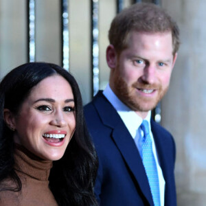 Prima de Rei Charles III disse que Meghan Markle sofre trote da famíliad e Harry