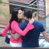 Malvino Salvador e Kyra Gracie trocam beijos em shopping do Rio de Janeiro, nesta terça-feira, 23 de dezembro de 2014