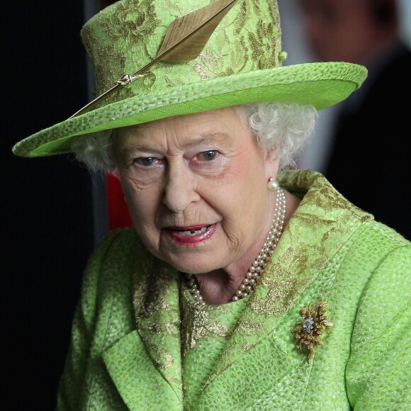 Rainha Elizabeth II morreu de causas naturais, segundo atestado de óbito