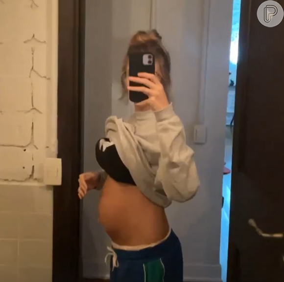 Isabella Scherer mostrou como ficou a sua barriga após o parto dos gêmeos