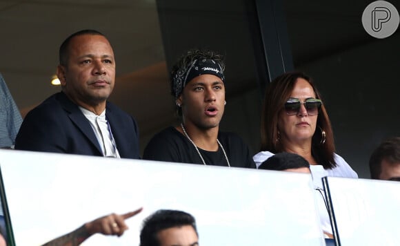 Pai de Neymar escorregou em uma escada em uma festa em sua casa