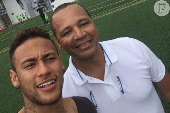Neymar fala sobre o distanciamento com o pai nas redes sociais