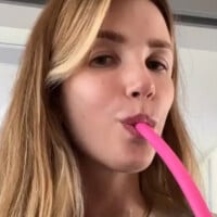 Ex-BBB Aline Gotschalg recorre a tratamento após paralisia nas cordas vocais. Entenda!