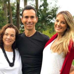 César Tralli posou com Ticiane Pinheiro e a mãe, Edna Tralli, em foto postada no Instagram; na época, apresentadora ainda estava grávida da segunda filha, Manuella