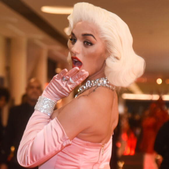 Rafa Kalimann em baile de Halloween que bombou em SP