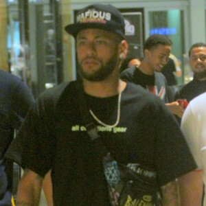 Neymar falou à Justiça espanhola em depoimento de processo movido pela DIS sobre transferência