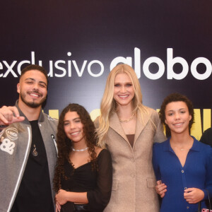Celina Locks, mulher de Ronaldo, com os filhos do ex-jogador: Ronald, Maria Sofia, Alexander e Maria Alice