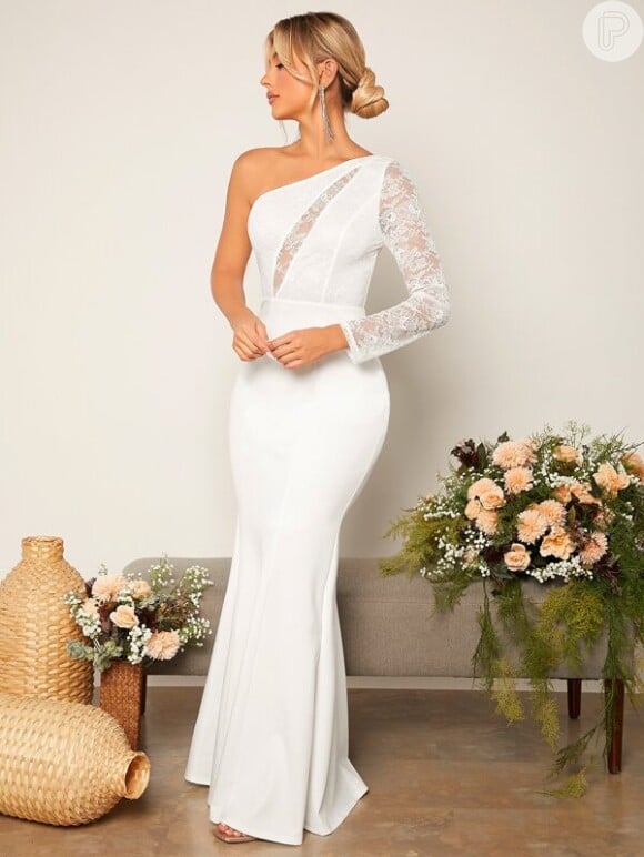 Vestido de noiva da Shein com renda e decote assimétrico: essa versão é perfeita para fashionistas