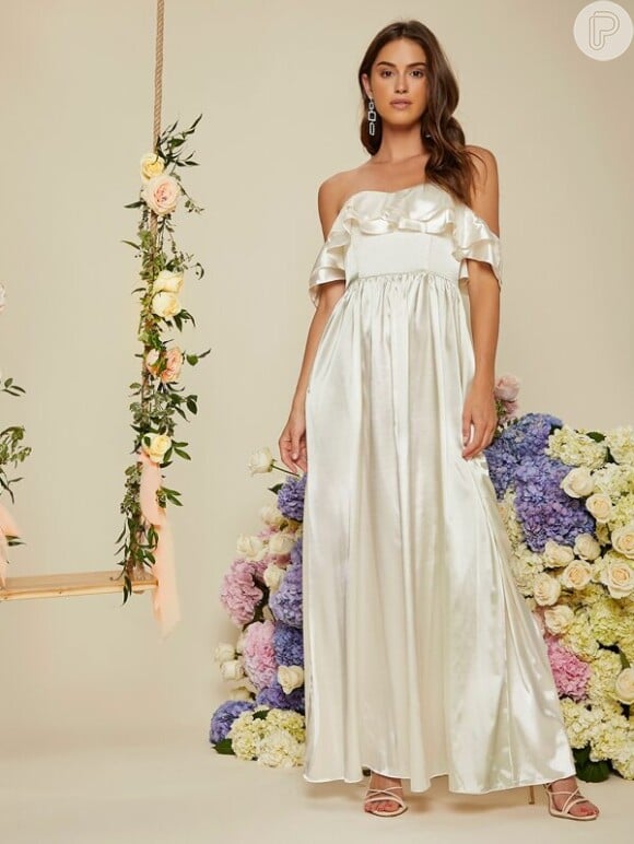 Vestido de noiva da Shein off-white: esse outfit é ideal para um look simples e que foge do branco