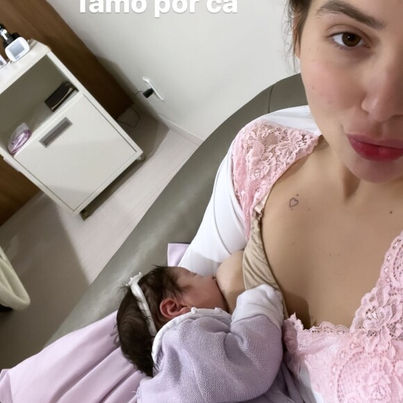 Maria Alice reagiu ao ver Virgínia Fonseca com a filha caçula no colo