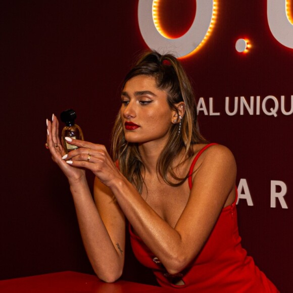 Sasha Meneghel é formada em Moda e é apaixonada por tendências de estilo