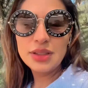 Simone Mendes usou óculos de sol grifado de até R$ 6 mil