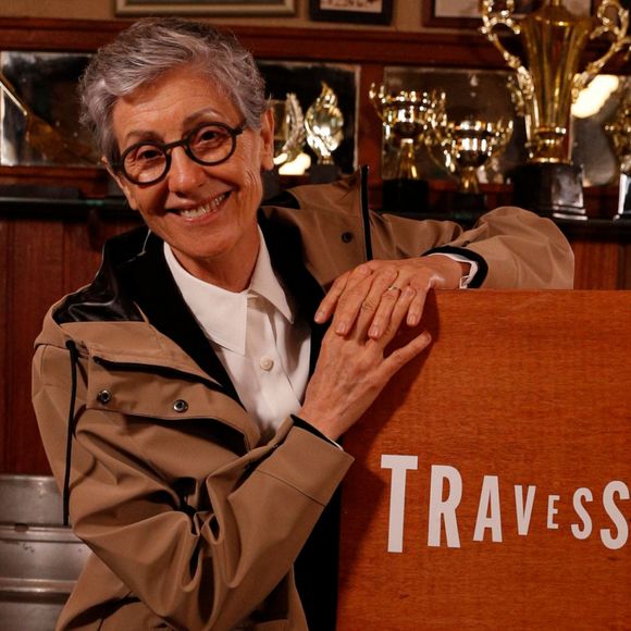 Cassia Kis se manifestou após Lúcia Veríssimo resgatar beijo delas em evento: 'Eu era uma pessoa idiota'