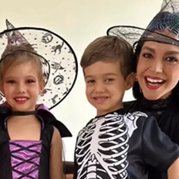 Halloween 2022: Thais Fersoza e Michel Teló curtiram a data com os filhos