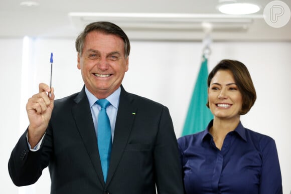 Jair Bolsonaro e Michelle negaram rumores de separação após polêmica nas redes sociais sobre troca de unfollows