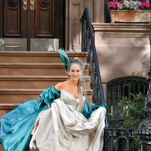 Nova temporada de 'And Just Like That' vai ter a volta do polêmico vestido de noiva de Carrie Bradshaw
