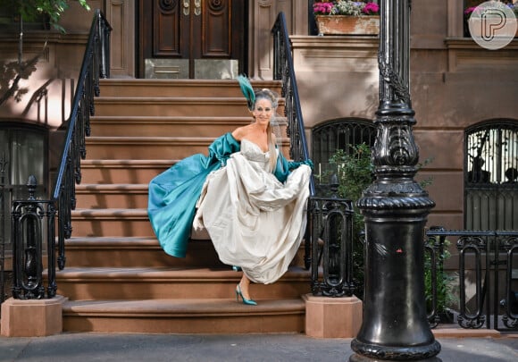 Nova temporada de 'And Just Like That' vai ter a volta do polêmico vestido de noiva de Carrie Bradshaw