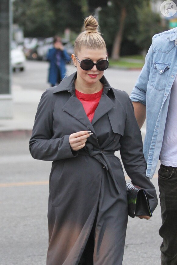 Fergie foi clicada durante passeio em Beverly Hills em dezembro de 2012