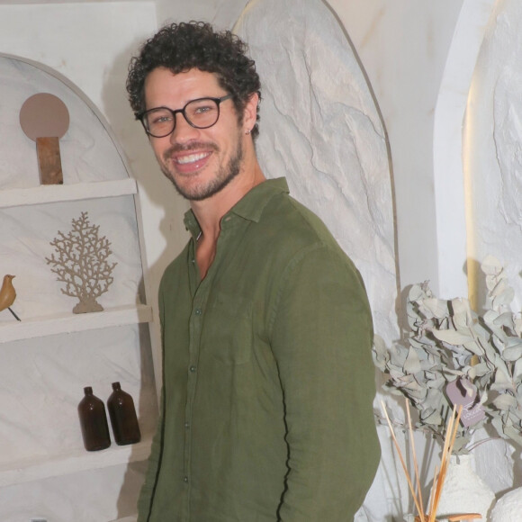 José Loreto se despediu do tímido peão Tadeu de 'Pantanal' e dará vida ao latin lover Lui Lorenzo de 'Vai na Fé'