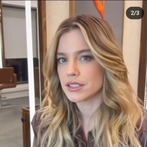 Cabelo loiro de Alice Wegmann tem mix de tons para efeito natural