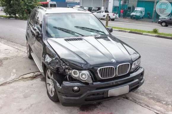 Renner estava dirigindo sua BMW blindada quando provocou o acidente