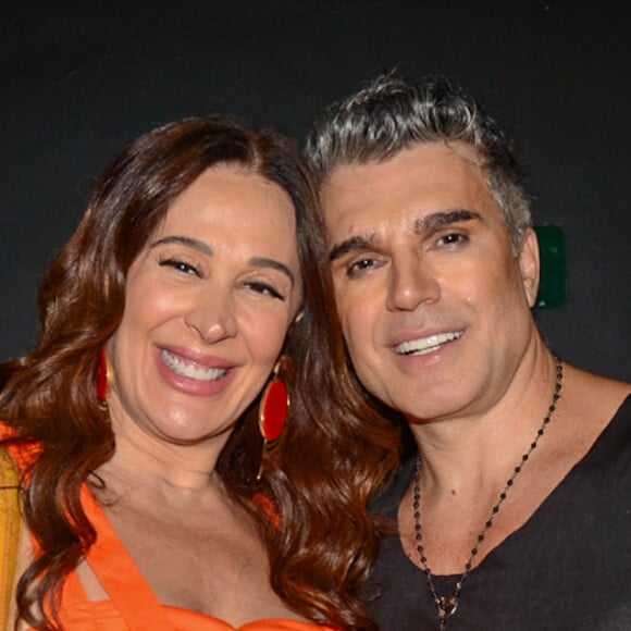 Claudia Raia prestigiou o marido, Jarbas Homem de Mello, que se apresentou com o show 'Jarbas Homem de Mello canta Queen'